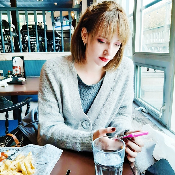 Meet your Posher, Brianna - Picture 4 of 5